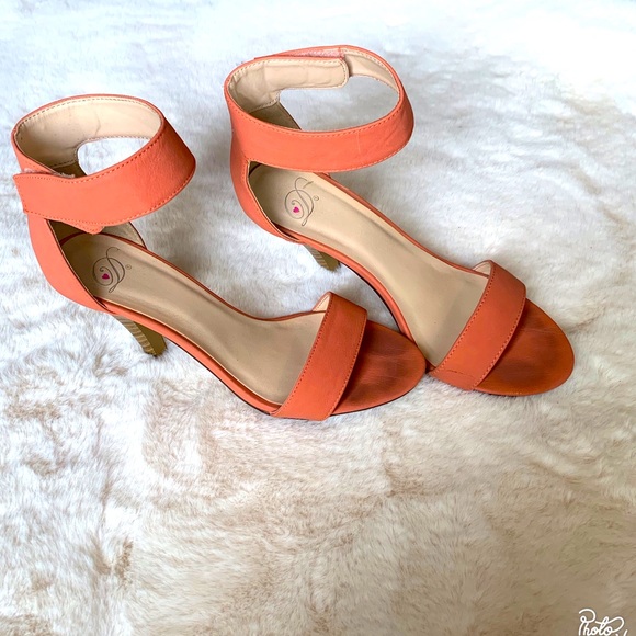 Heels - Picture 1 of 2